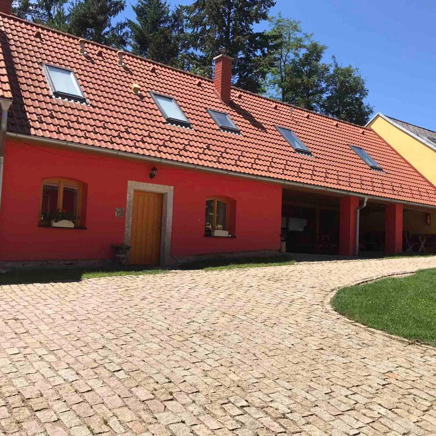 Kypruv Mlyn Vila Knínice Exterior foto