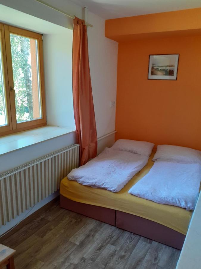 Kypruv Mlyn Vila Knínice Exterior foto